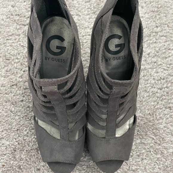 Guess Grey peep toe heels - Picture 2 of 5